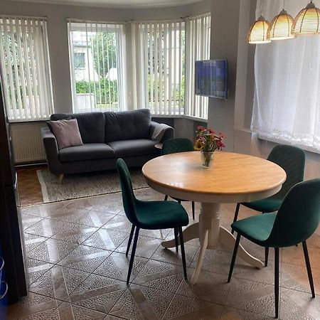 2 Bedroom Apartment Close To Kaunas Airport In 卡梅拉瓦 外观 照片